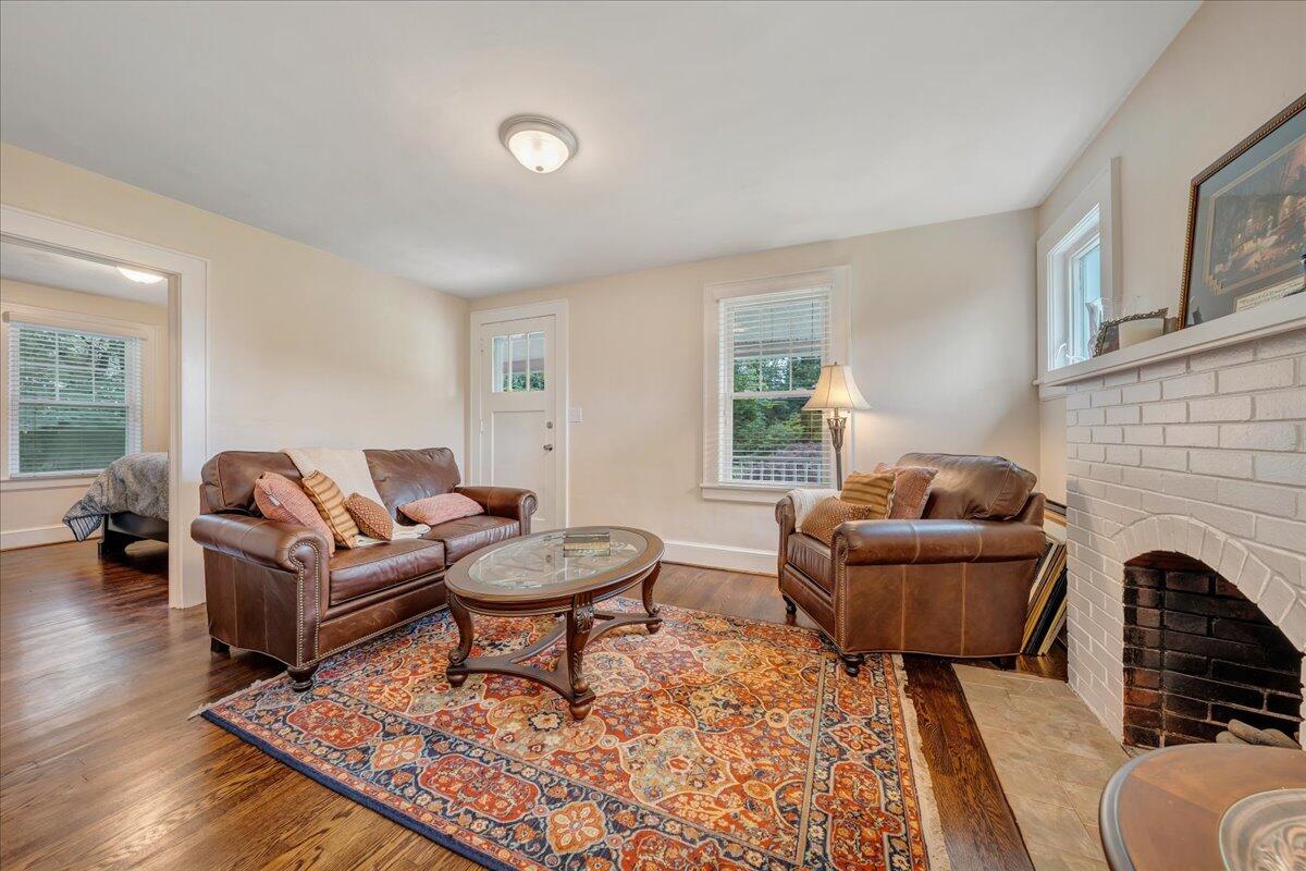 2821 McVitty Road Roanoke, VA 24018 - Photo 4 of 40 04-MIB05203