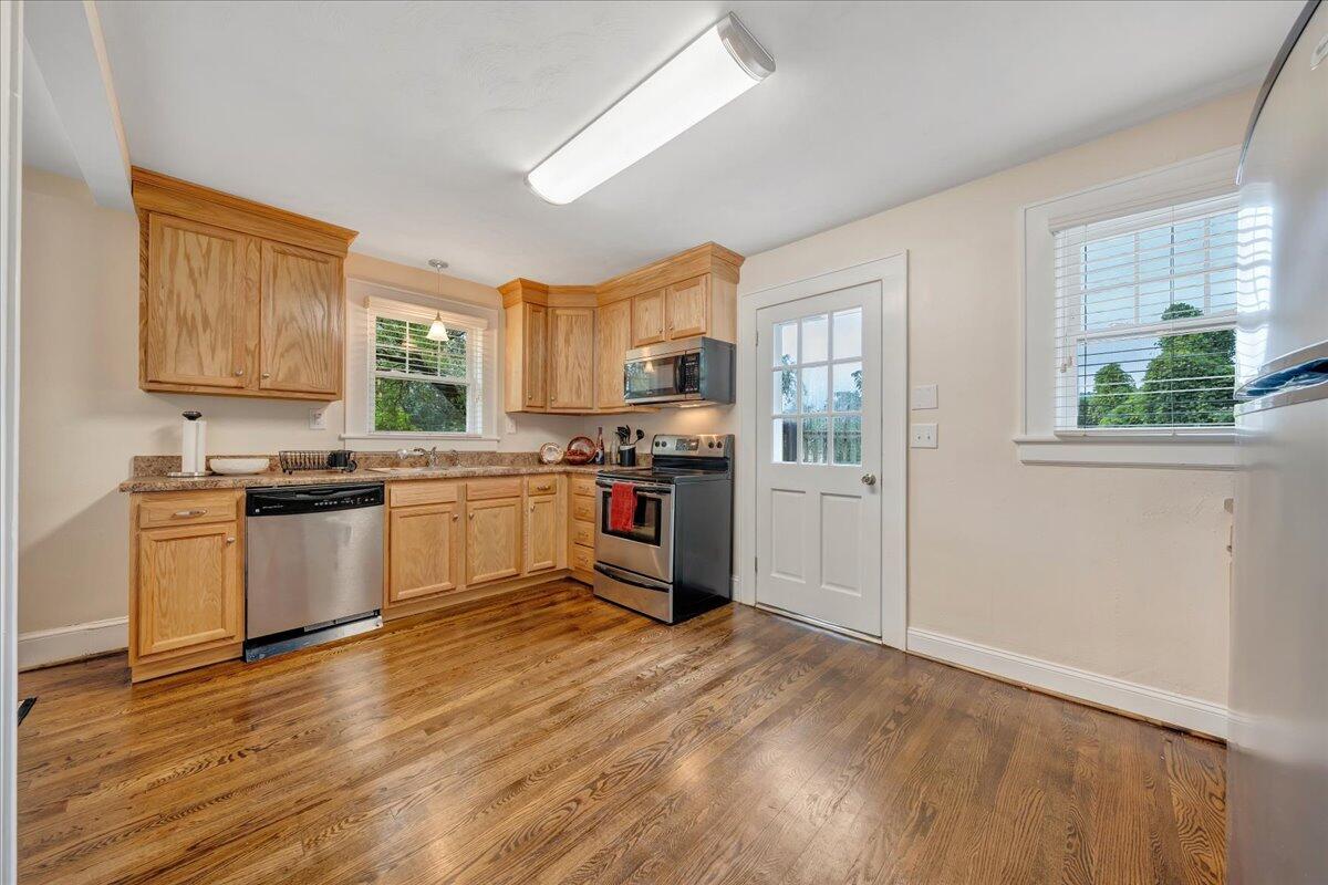 2821 McVitty Road Roanoke, VA 24018 - Photo 9 of 40 10-MIB05224