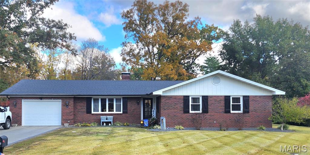 5 Forest Court Chester, IL 62233 - Photo 1 of 57