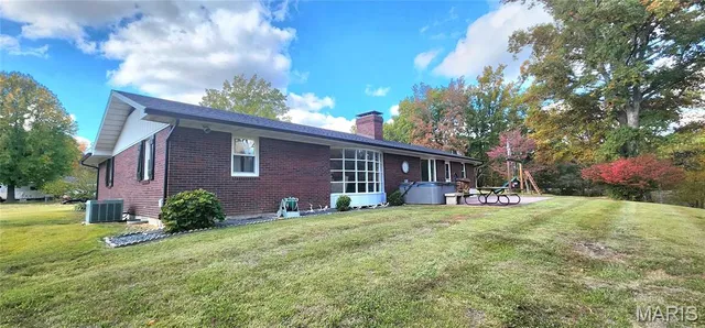 $310,000 | 5 Forest Court, Chester, IL 62233