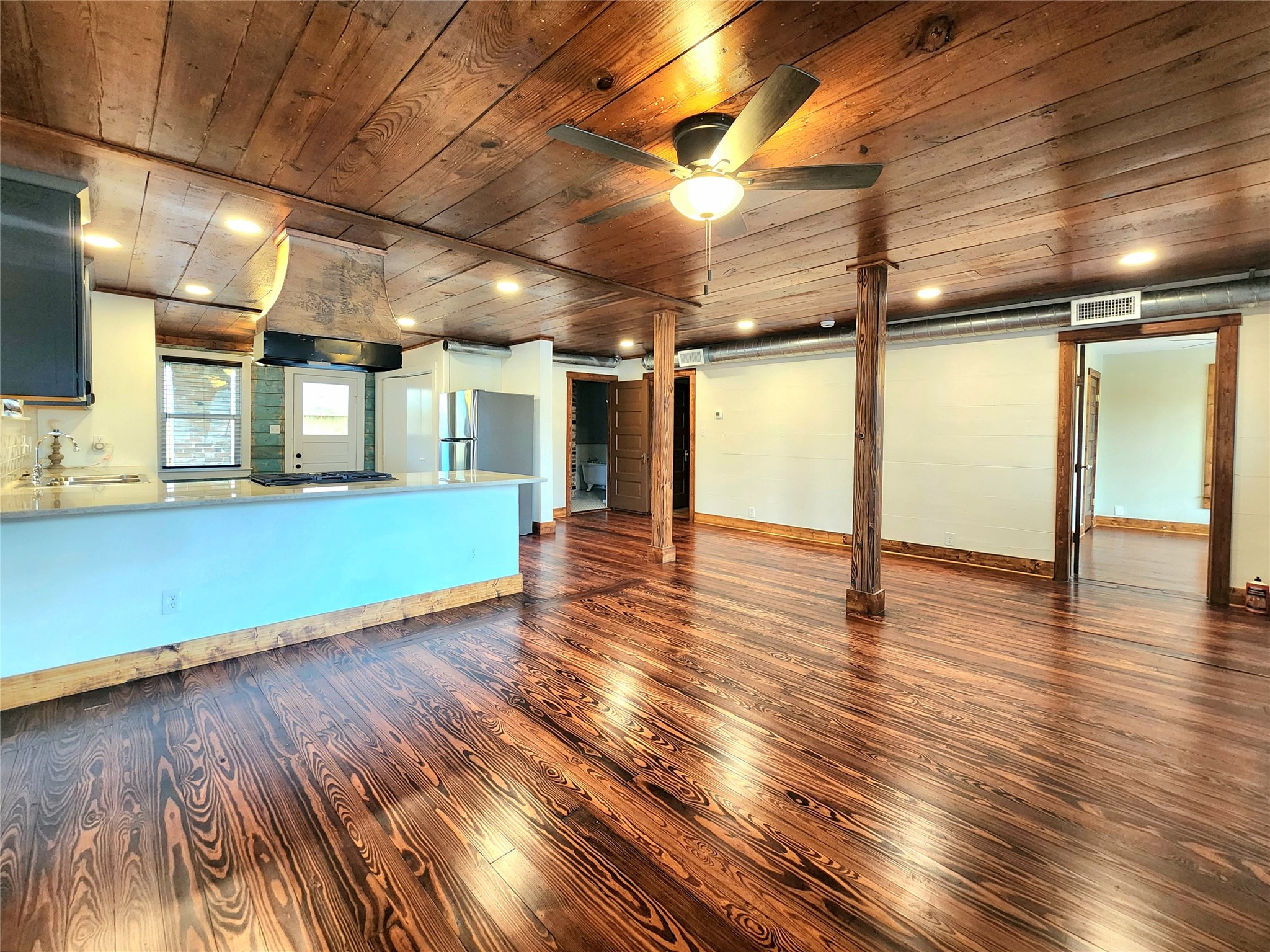 1818 Kane Street, Unit 1 Houston, TX 77007 - Photo 13 of 27 Antique wood floors and ceilings.