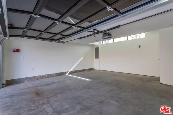 $5,995 | 1318 1/2 North Vista Street, Los Angeles, CA 90046