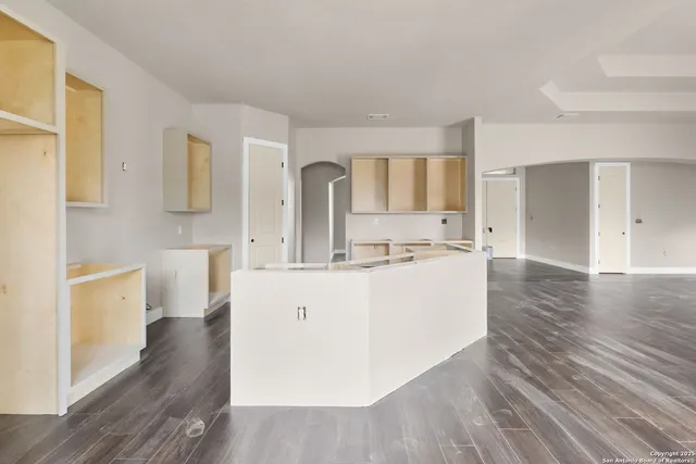 $995,000 | 731 County Road 356, Adkins, TX 78101