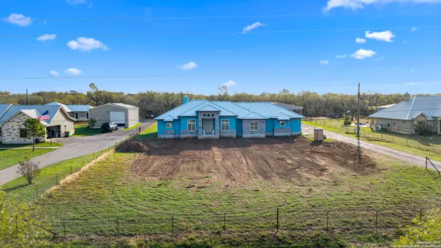 $995,000 | 731 County Road 356, Adkins, TX 78101