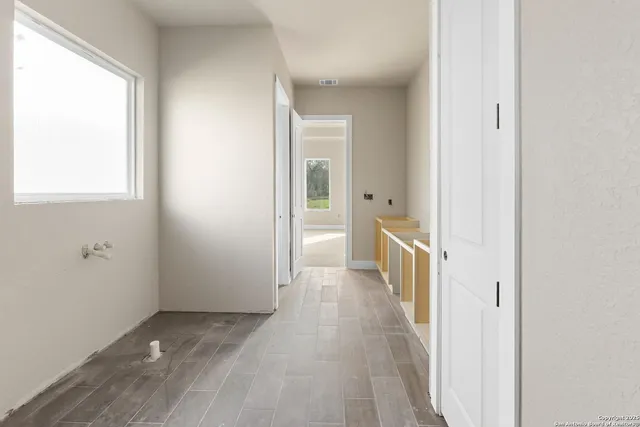 $995,000 | 731 County Road 356, Adkins, TX 78101