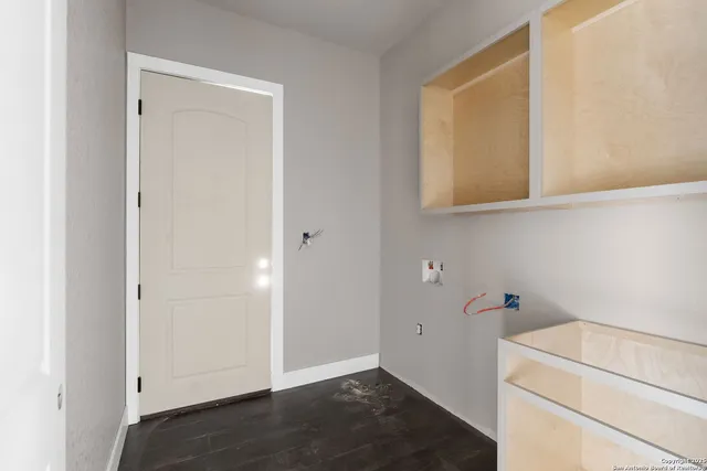 $995,000 | 731 County Road 356, Adkins, TX 78101