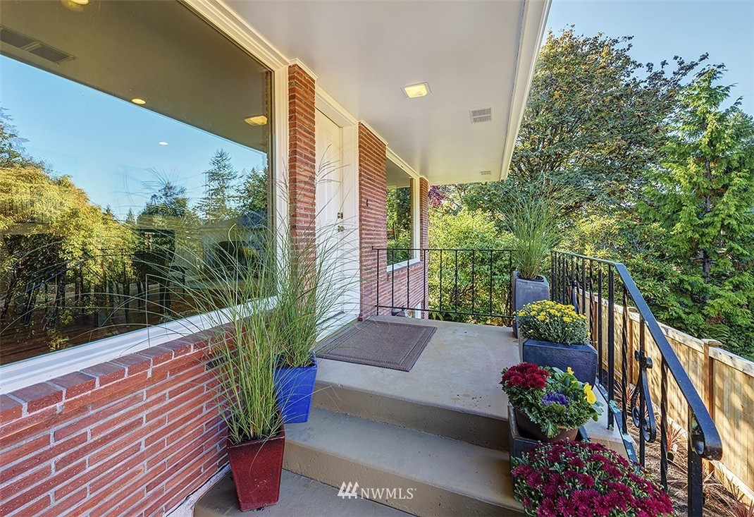 8712 196th Street Southwest Edmonds, WA 98026 - Photo 15 of 22 Gallery Image 15