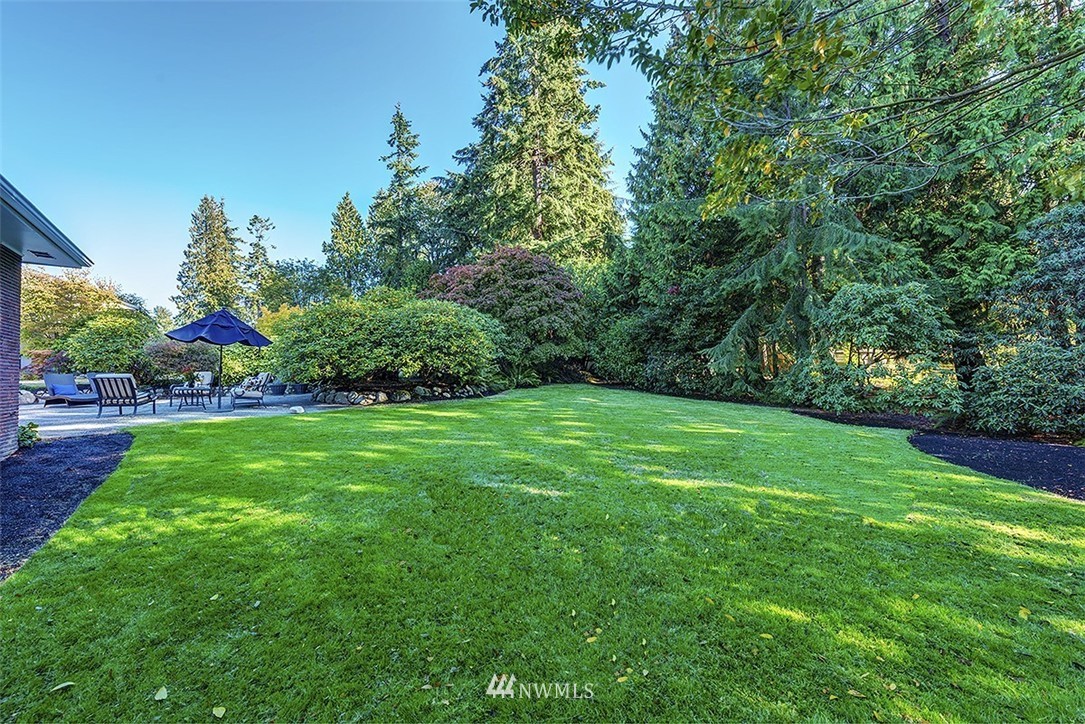 8712 196th Street Southwest Edmonds, WA 98026 - Photo 16 of 22 Gallery Image 16