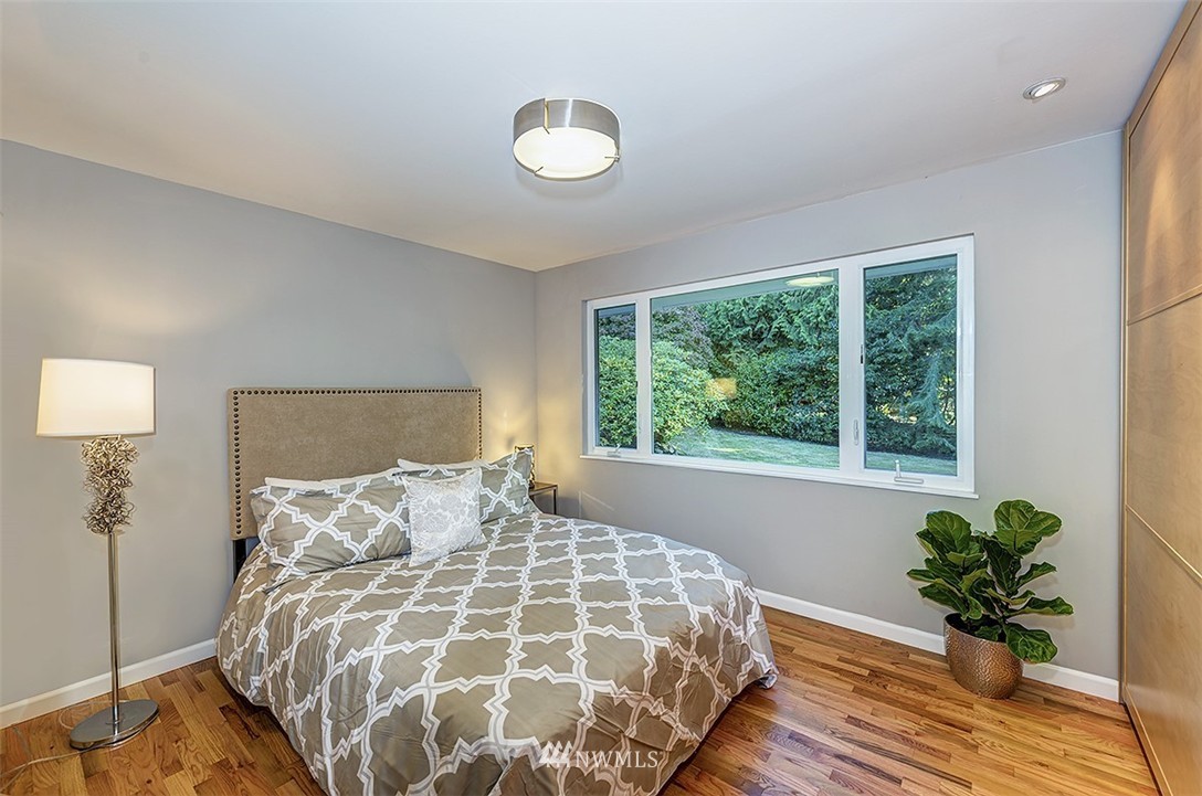 8712 196th Street Southwest Edmonds, WA 98026 - Photo 9 of 22 Gallery Image 9