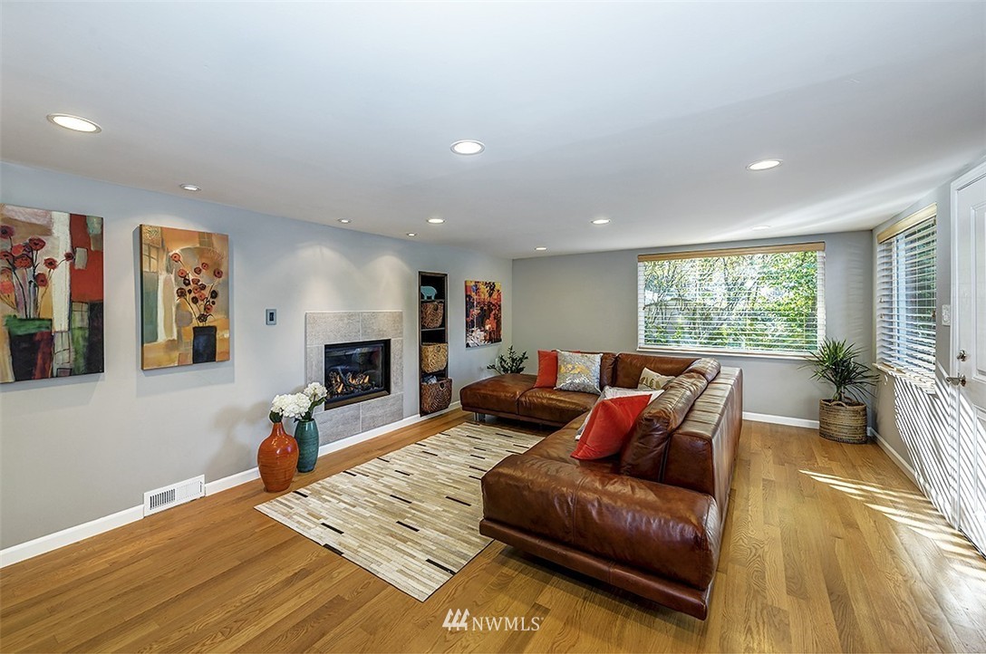 8712 196th Street Southwest Edmonds, WA 98026 - Photo 10 of 22 Gallery Image 10