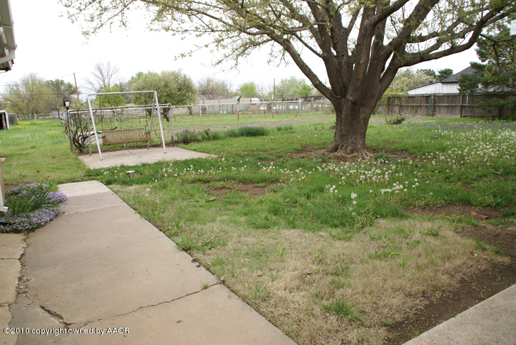 5124 Arden Road Amarillo, TX 79110 - Photo 35 of 42 a view of a garden with trees