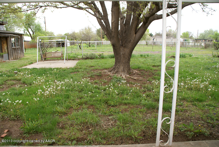 5124 Arden Road Amarillo, TX 79110 - Photo 36 of 42 a view of yard with green space