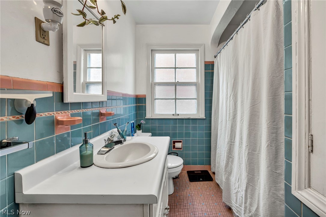 13570 Cedar Road Cleveland, OH 44118 - Photo 43 of 50