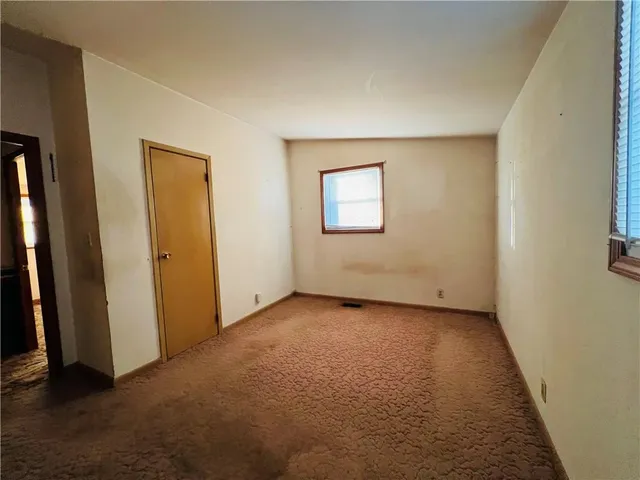 $139,900 | 318 North Cochise Drive, Independence, MO 64056