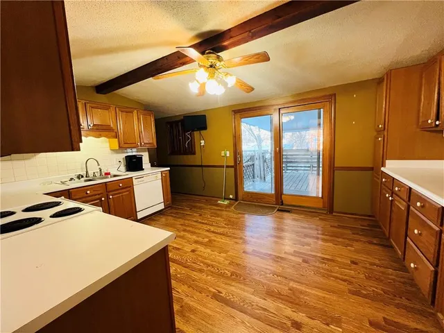 $139,900 | 318 North Cochise Drive, Independence, MO 64056