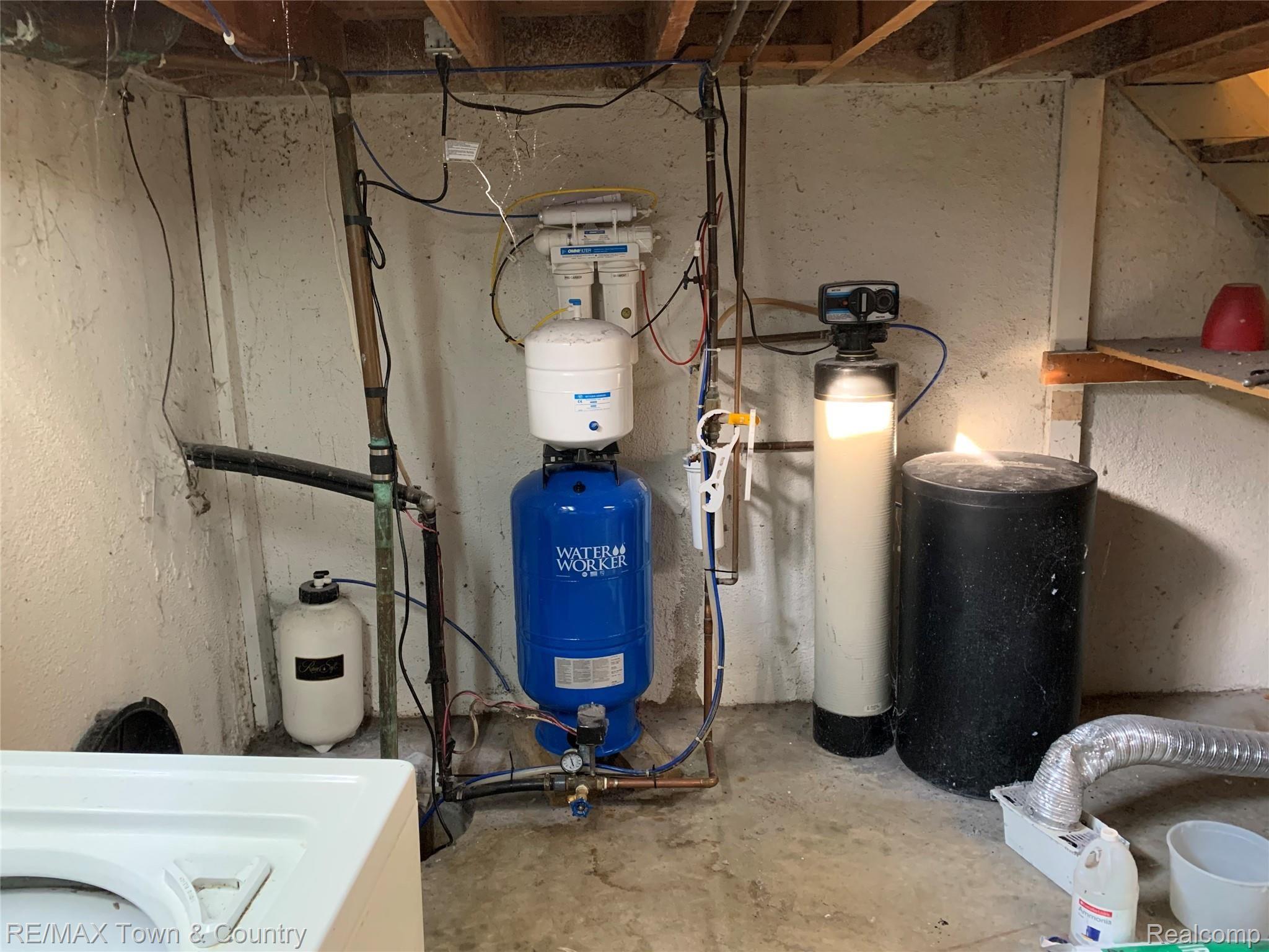 5383 Flushing Road Flushing, MI 48433 - Photo 21 of 28 flushing basement.jpg