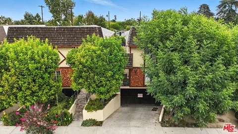 $470,000 | 7422 Hazeltine Avenue, Unit 3, Van Nuys, CA 91405