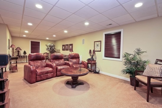 320 North County Line Road Hinsdale, IL 60521 - Photo 15 of 16 a living room with furniture