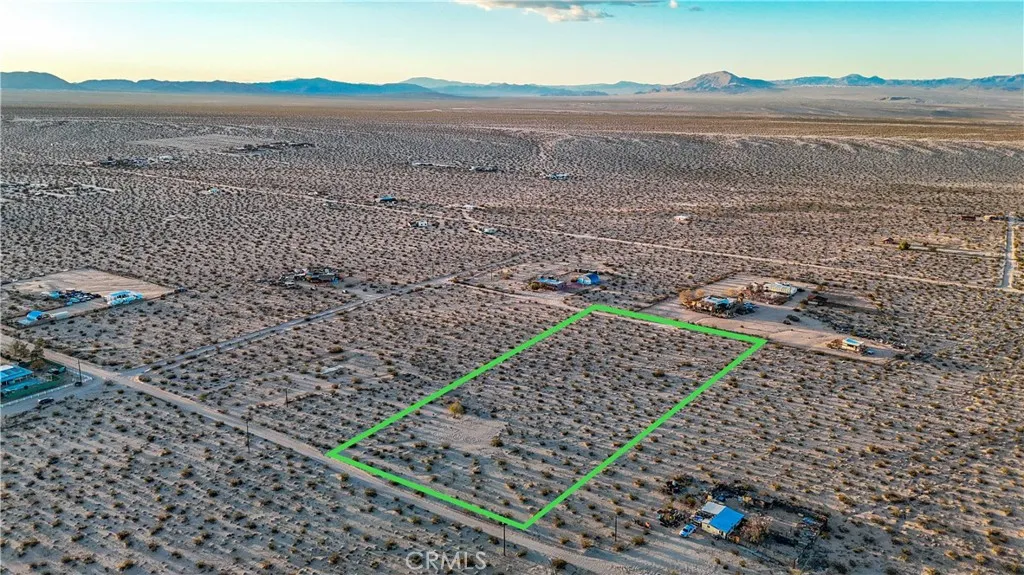 a view of an lake and mountain view