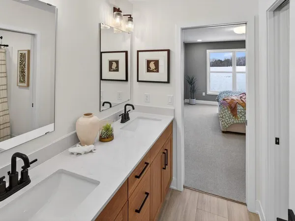 $1,183,181 | 20081 Globe Drive, Lakeville, MN 55044