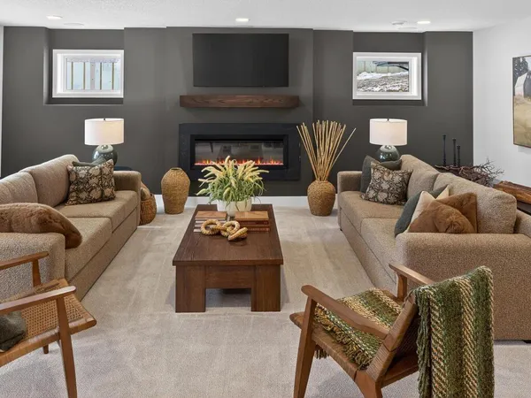 $1,183,181 | 20081 Globe Drive, Lakeville, MN 55044