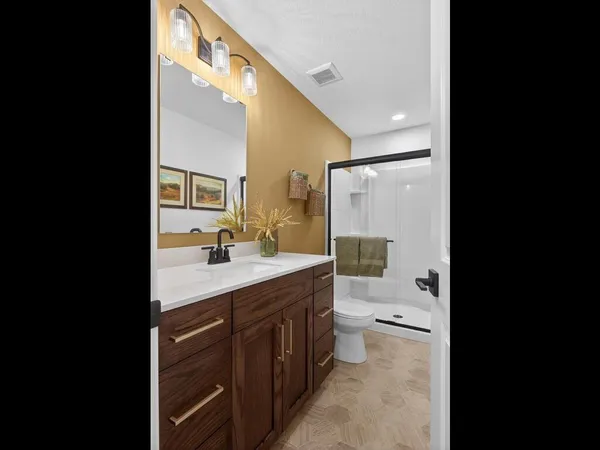 $1,183,181 | 20081 Globe Drive, Lakeville, MN 55044
