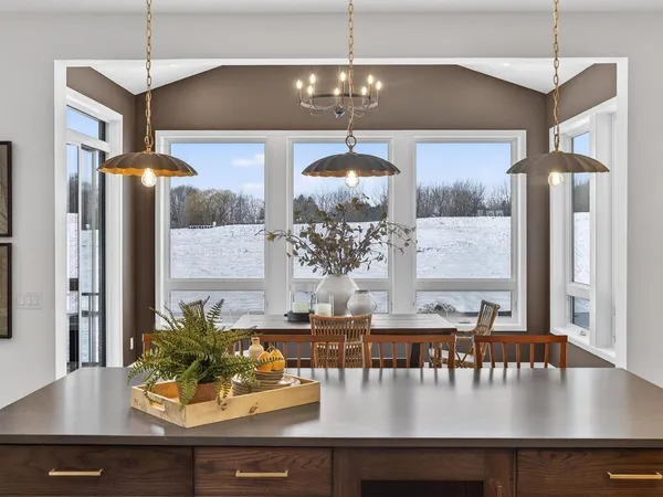 $1,183,181 | 20081 Globe Drive, Lakeville, MN 55044