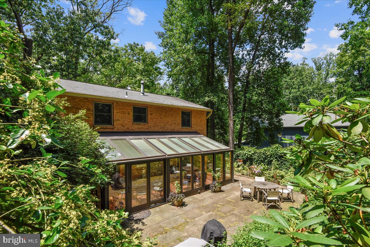 6217 Park Road McLean, VA 22101 - Photo 14 of 19 Beautiful and private