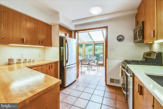 $860,000 | 6217 Park Road, McLean, VA 22101