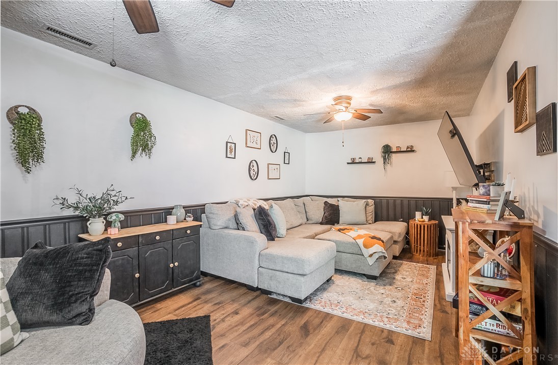 6567 Highbury Road Dayton, OH 45424 - Photo 17 of 47 Gallery Image 17