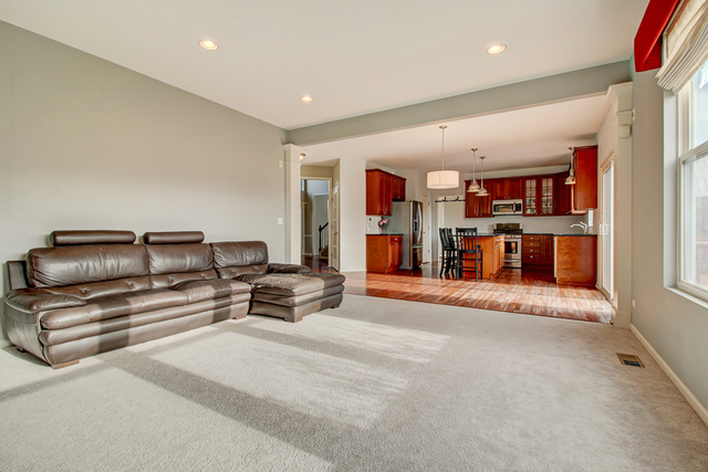 3 Firethorn Court Bolingbrook, IL 60490 - Photo 7 of 39 a view of a livingroom with furniture