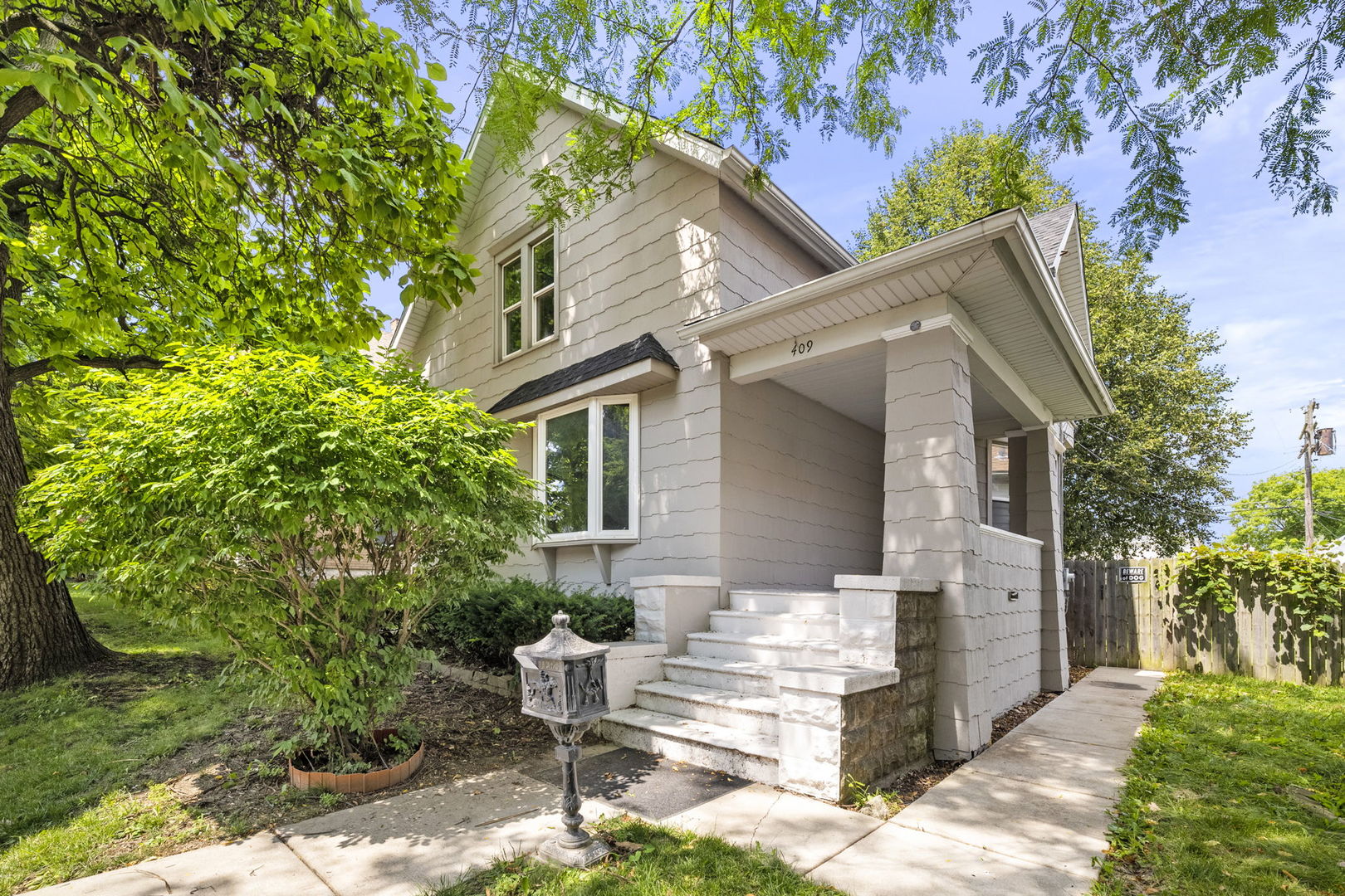 409 Bridge Street Joliet, IL 60435 - Photo 1 of 27 Gallery Image 1