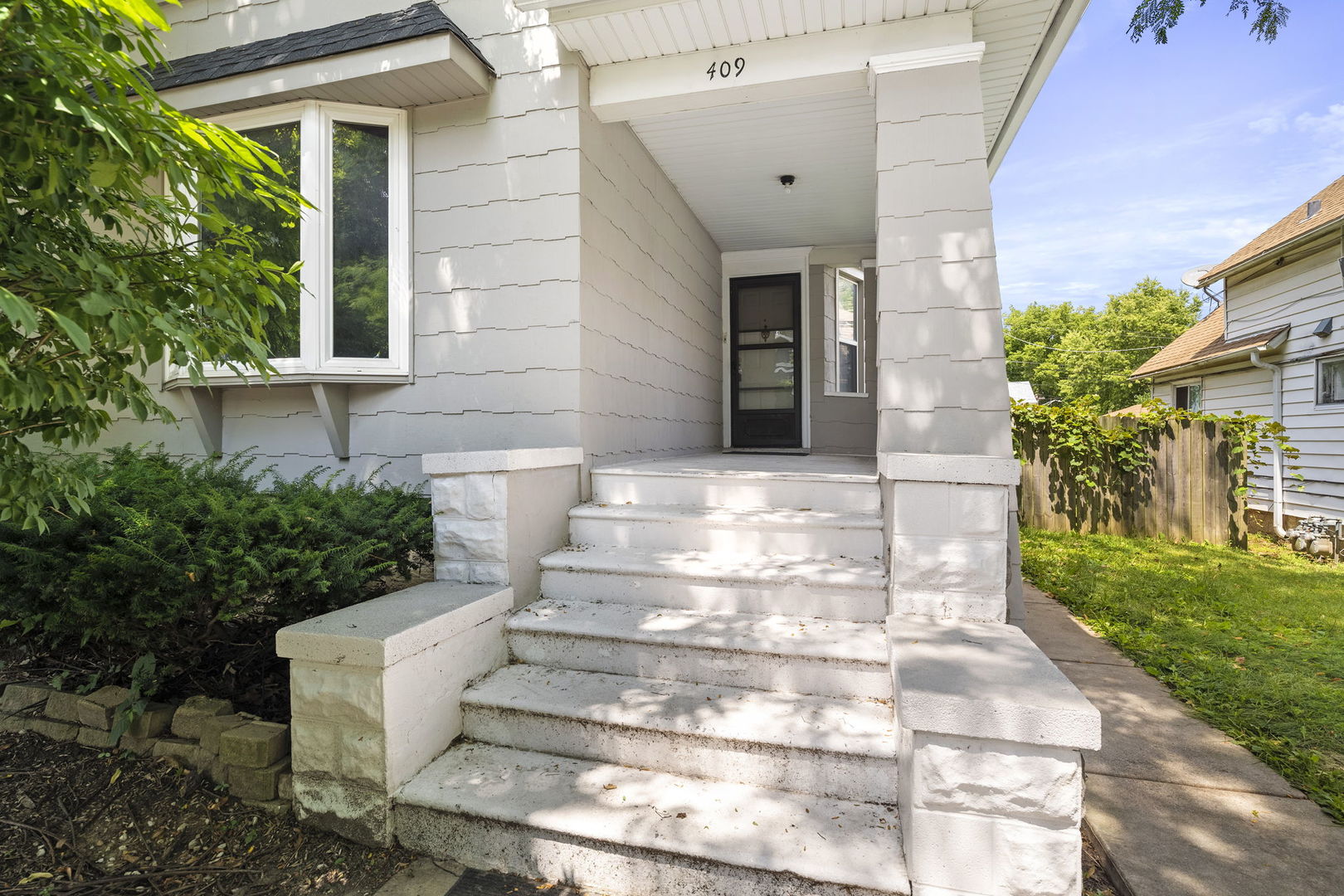 409 Bridge Street Joliet, IL 60435 - Photo 2 of 27 Gallery Image 2