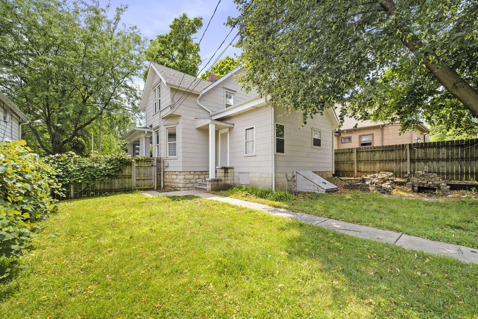 409 Bridge Street Joliet, IL 60435 - Photo 23 of 27 Gallery Image 23