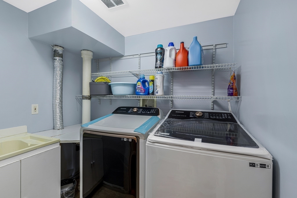 14 Raymond Road Chelmsford, MA 01824 - Photo 25 of 35