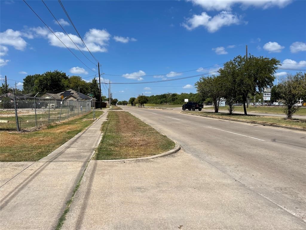 3710 Holmes Road, Unit B Houston, TX 77051 - Photo 14 of 15 Gallery Image 14