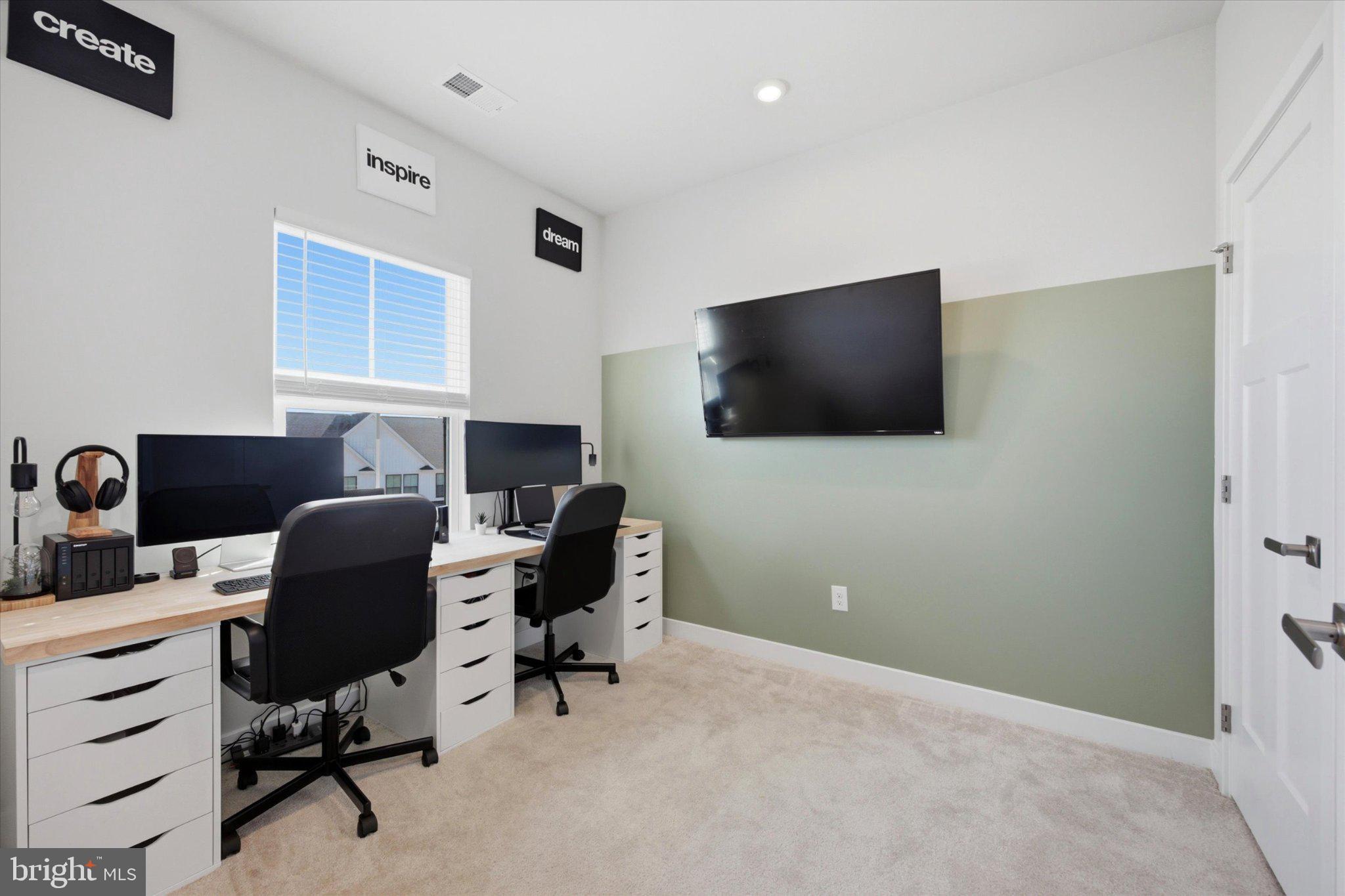17 Sage Way Mount Mount Laurel, NJ 08054 - Photo 21 of 24 Modern workspace with inspiring decor.