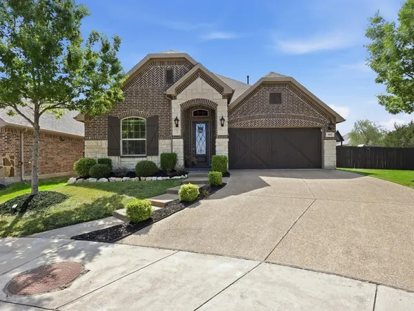 $595,000 | 800 River Oak Avenue, Euless, TX 76039