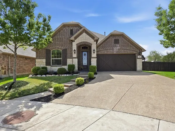 $639,900 | 800 River Oak Avenue, Euless, TX 76039