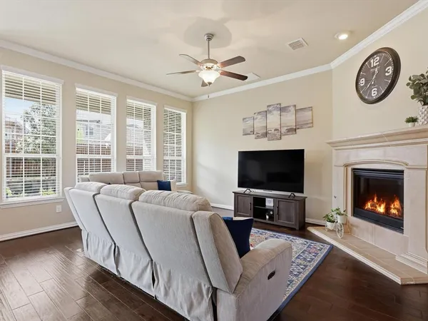 $595,000 | 800 River Oak Avenue, Euless, TX 76039