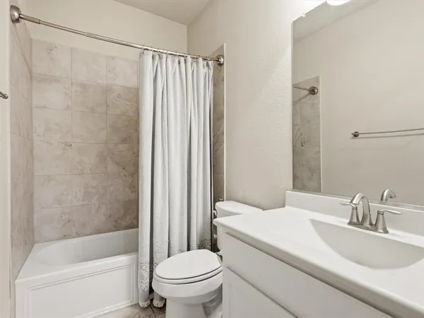 $595,000 | 800 River Oak Avenue, Euless, TX 76039