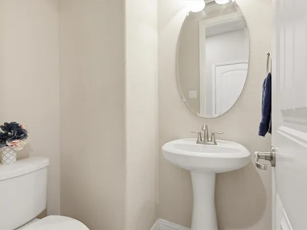 $639,900 | 800 River Oak Avenue, Euless, TX 76039