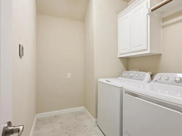 $595,000 | 800 River Oak Avenue, Euless, TX 76039