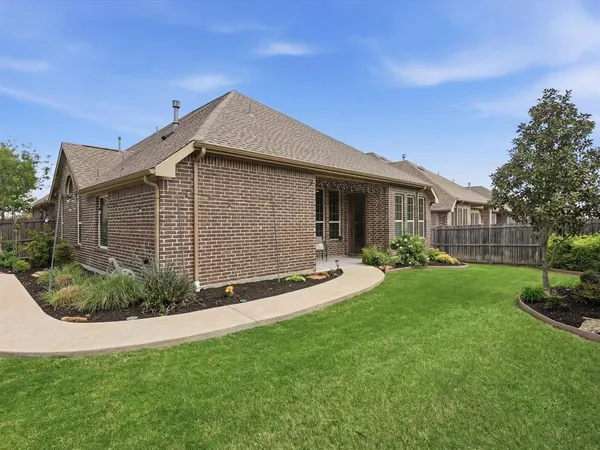 $595,000 | 800 River Oak Avenue, Euless, TX 76039