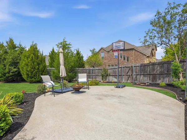 $595,000 | 800 River Oak Avenue, Euless, TX 76039