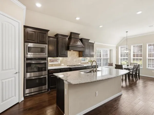 $595,000 | 800 River Oak Avenue, Euless, TX 76039