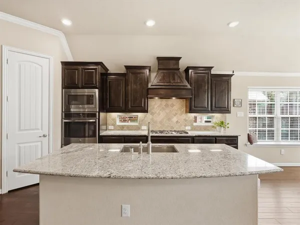 $595,000 | 800 River Oak Avenue, Euless, TX 76039