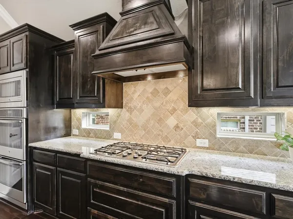 $595,000 | 800 River Oak Avenue, Euless, TX 76039