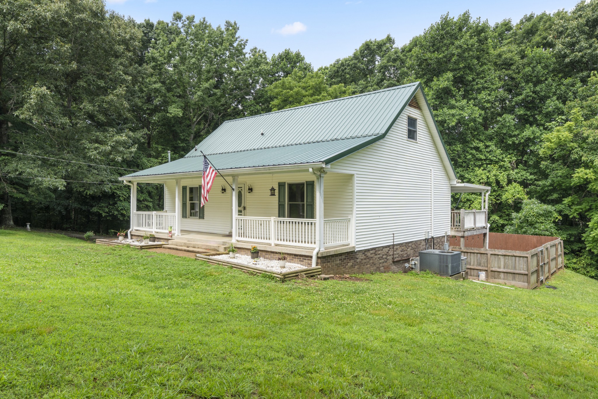 207 Robinson Road Dickson, TN 37055 - Photo 2 of 56