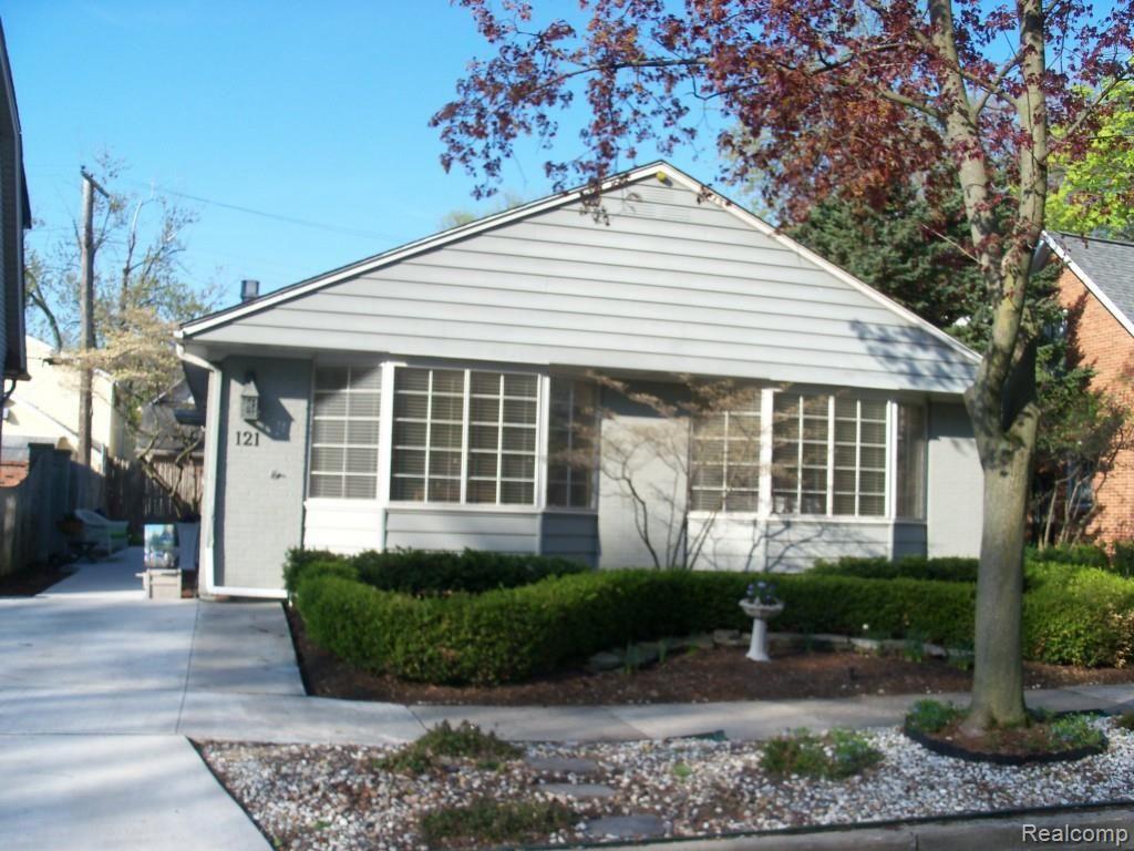 121 Mapleton Road Grosse Pointe, MI 48236 - Photo 22 of 33 100_3260.jpg